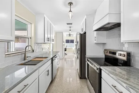 4388 50th Place S St Petersburg FL 33711