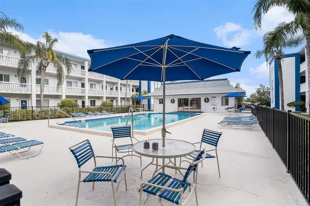 350 79th Avenue N St Petersburg FL 33702