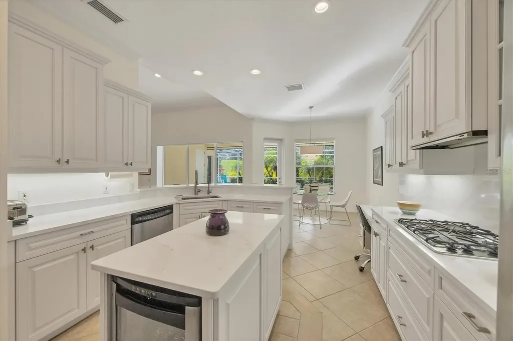 8404 Abingdon Court University Park FL 34201
