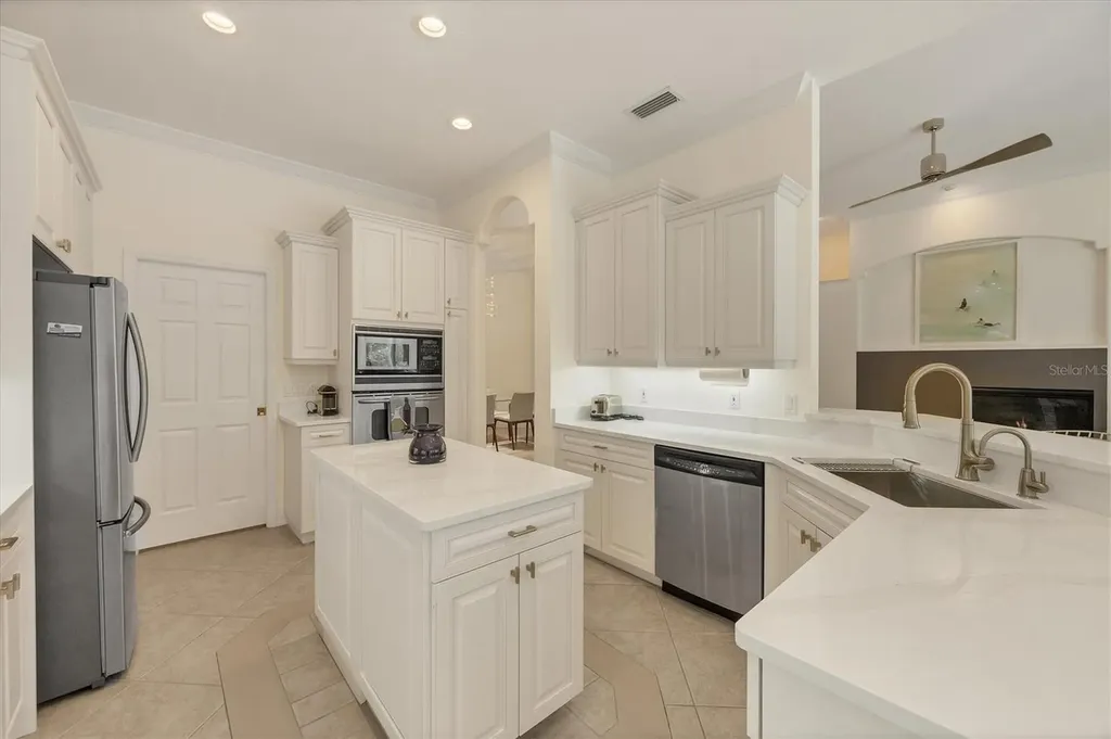 8404 Abingdon Court University Park FL 34201