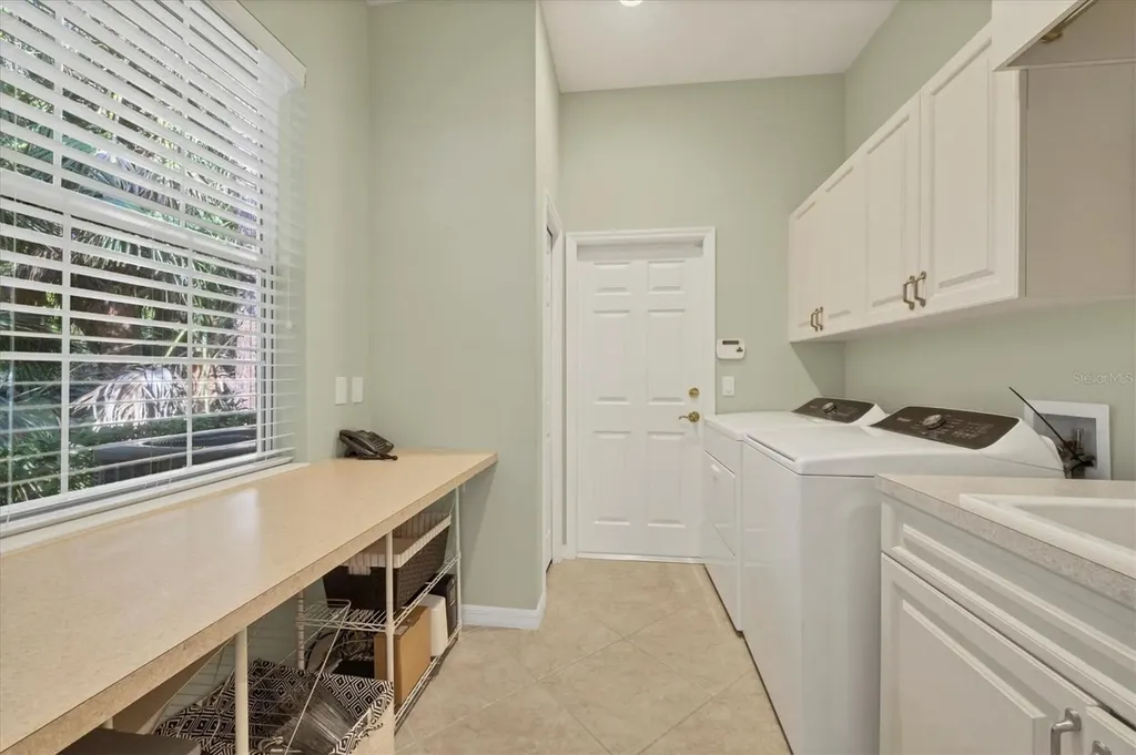8404 Abingdon Court University Park FL 34201