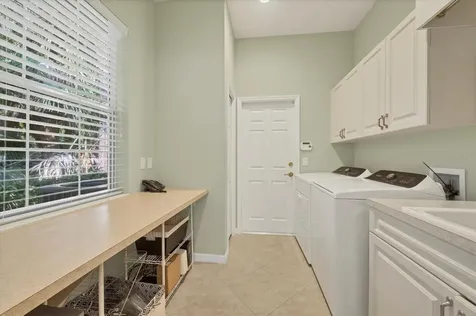 8404 Abingdon Court University Park FL 34201