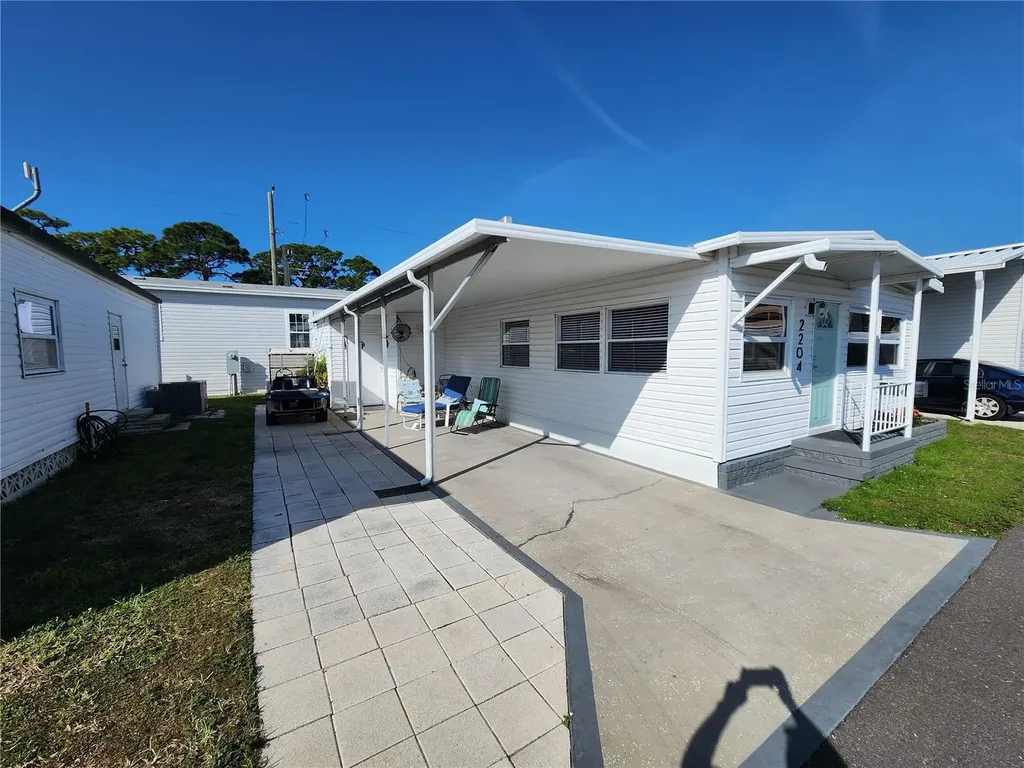 2204 17th Street Court W Bradenton FL 34205