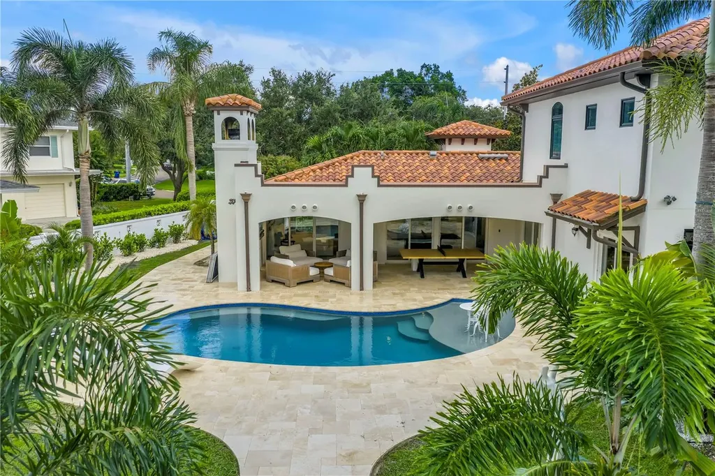 145 Bay Point Drive NE St Petersburg FL 33704