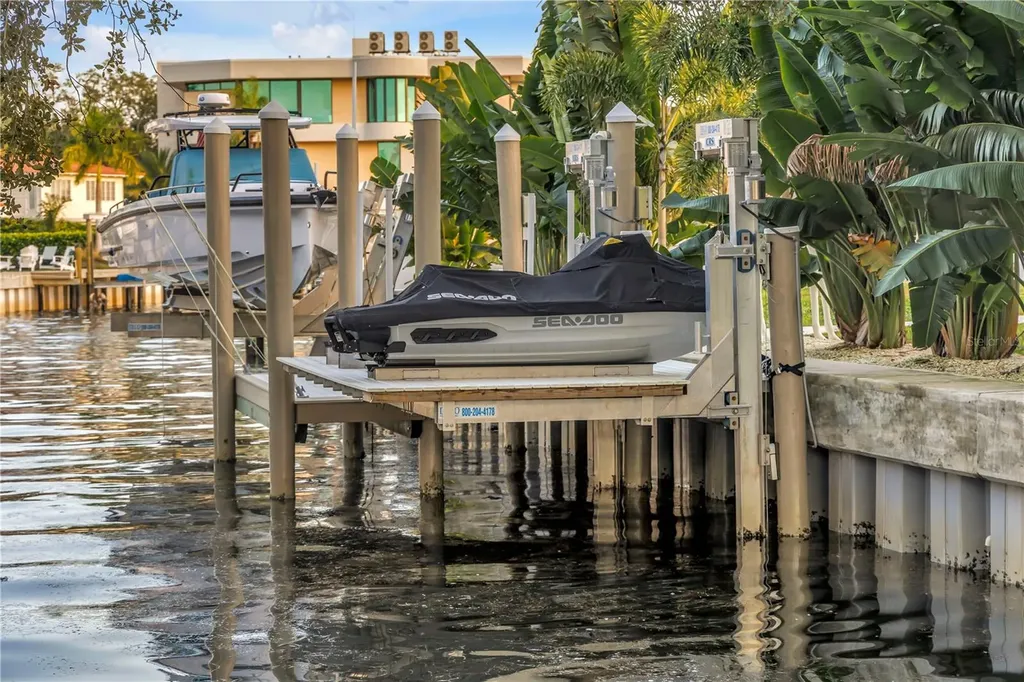 145 Bay Point Drive NE St Petersburg FL 33704