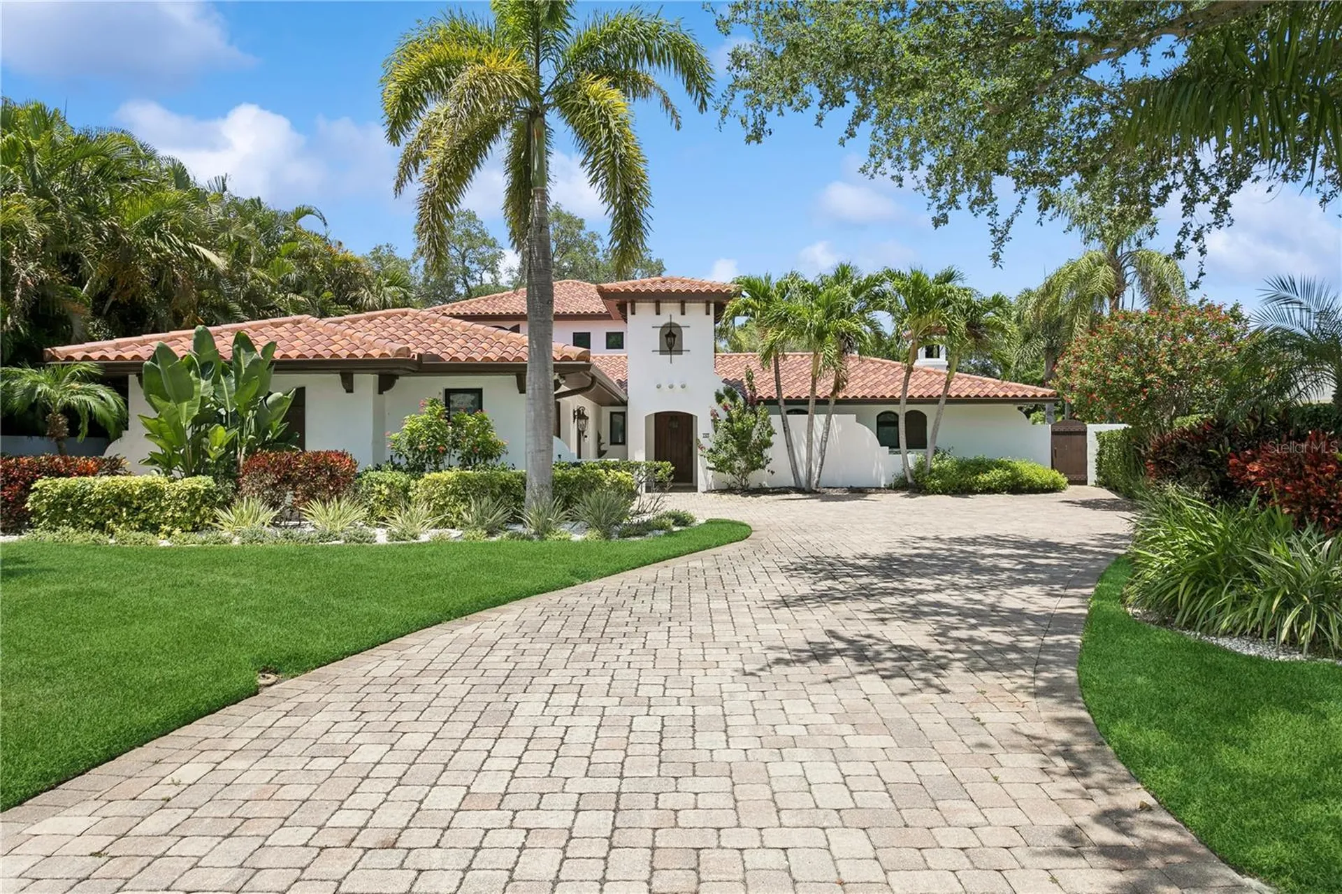 145 Bay Point Drive NE St Petersburg FL 33704