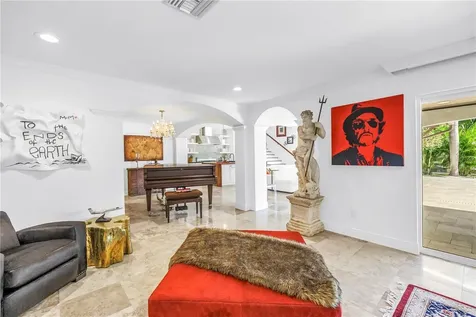 145 Bay Point Drive NE St Petersburg FL 33704