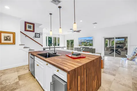 145 Bay Point Drive NE St Petersburg FL 33704