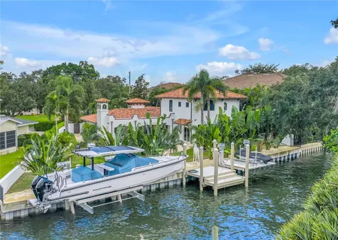 145 Bay Point Drive NE St Petersburg FL 33704