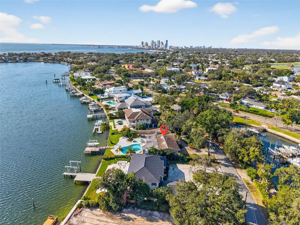 1323 Snell Harbor Drive NE St Petersburg FL 33704