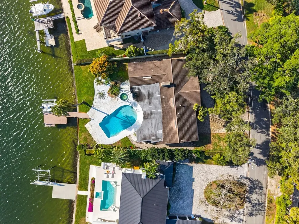 1323 Snell Harbor Drive NE St Petersburg FL 33704