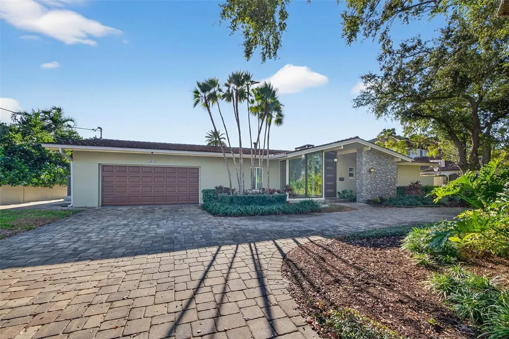 1323 Snell Harbor Drive NE St Petersburg FL 33704