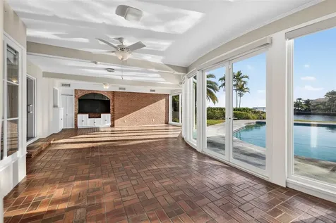 1323 Snell Harbor Drive NE St Petersburg FL 33704