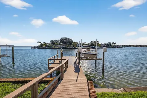1323 Snell Harbor Drive NE St Petersburg FL 33704