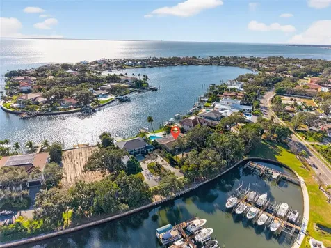 1323 Snell Harbor Drive NE St Petersburg FL 33704