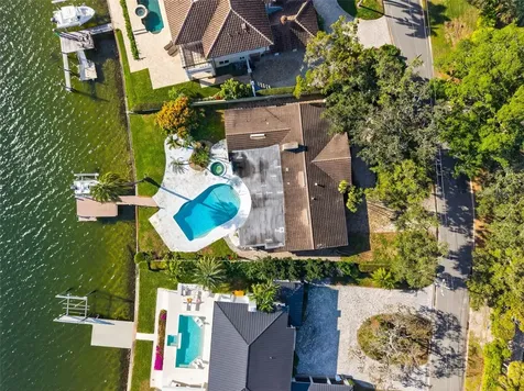 1323 Snell Harbor Drive NE St Petersburg FL 33704