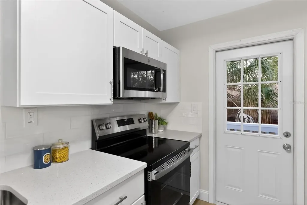 522 E Morgan Street Tarpon Springs FL 34689