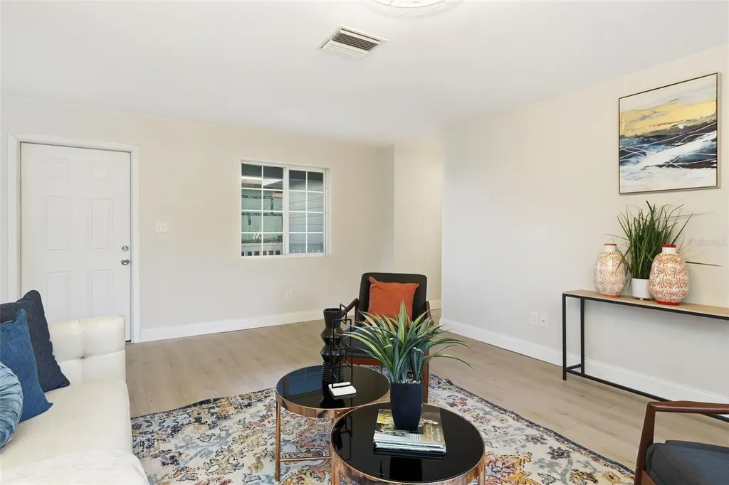 522 E Morgan Street Tarpon Springs FL 34689