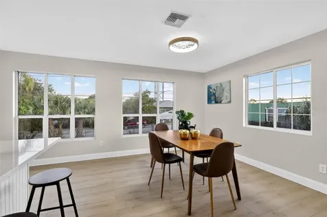 522 E Morgan Street Tarpon Springs FL 34689