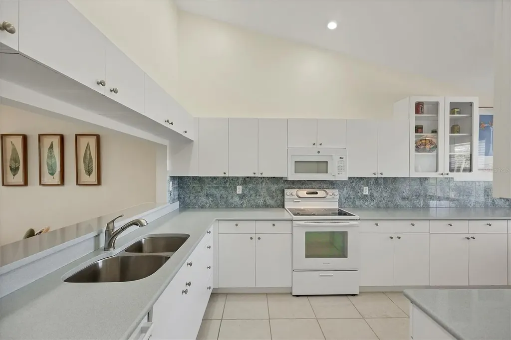 8735 Olde Hickory Avenue Sarasota FL 34238