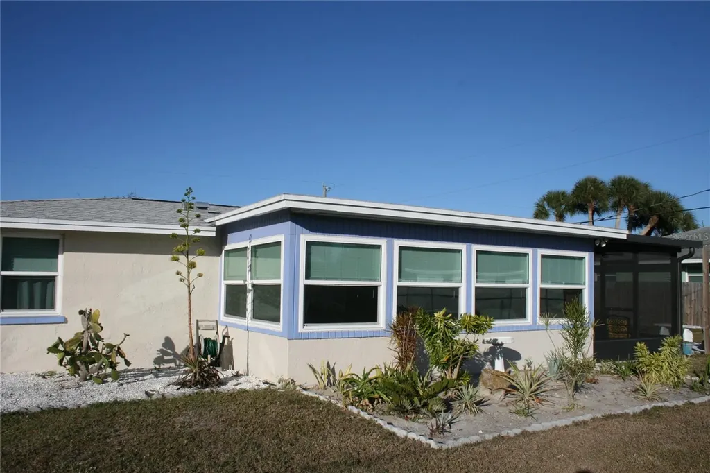 817 E 6th Street Englewood FL 34223