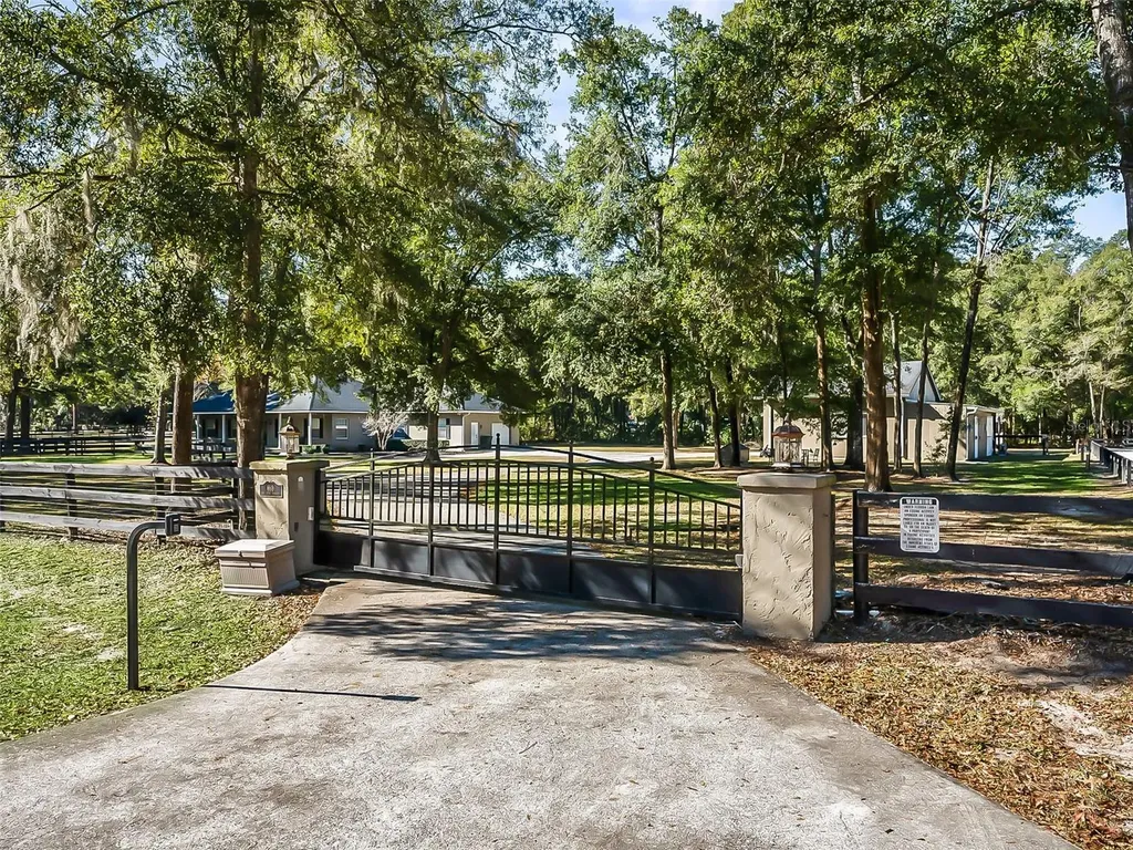880 NW 70th Terrace Ocala FL 34482