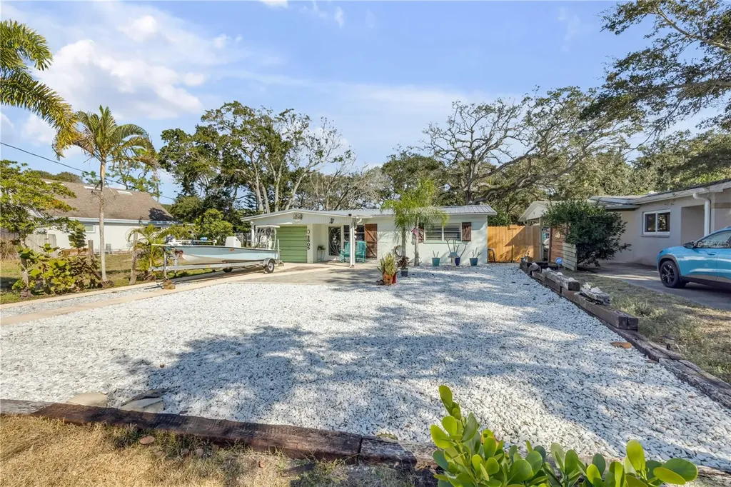2805 Saxon Drive New Smyrna Beach FL 32169