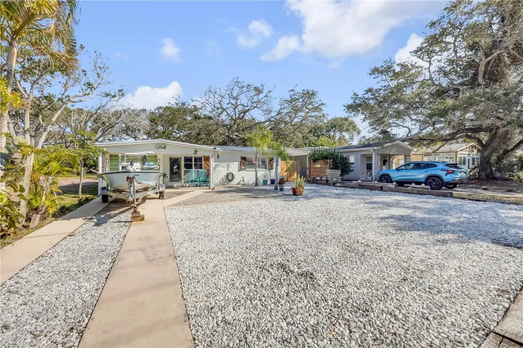 2805 Saxon Drive New Smyrna Beach FL 32169