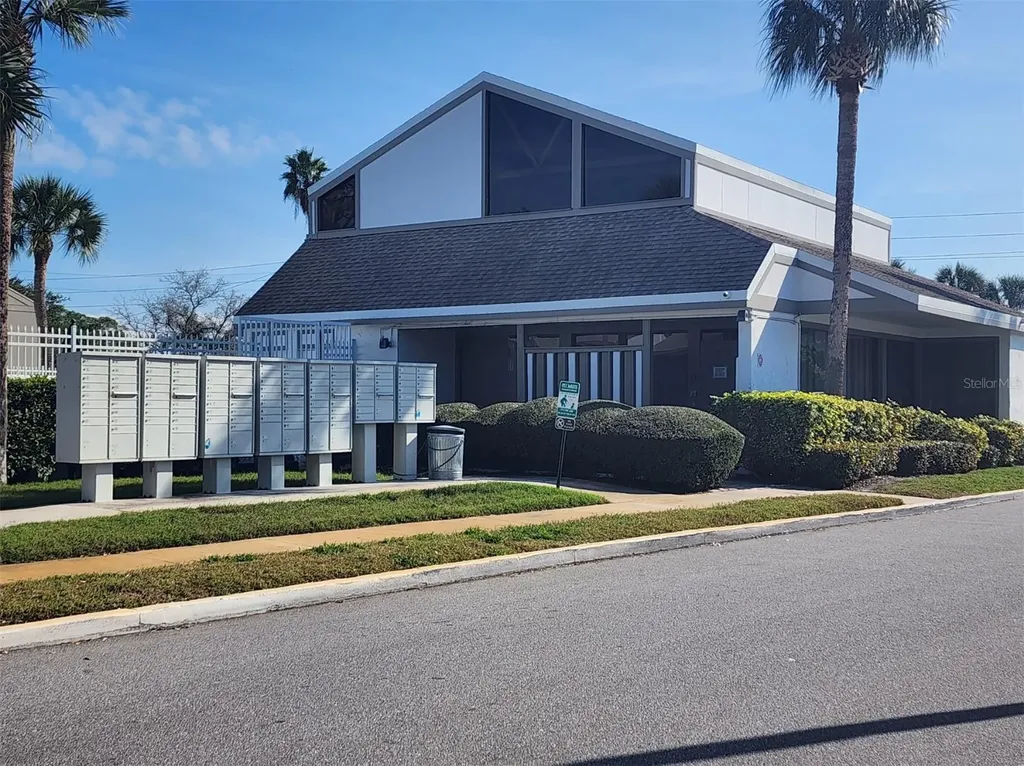 2132 Lakewood Club Drive S St Petersburg FL 33712