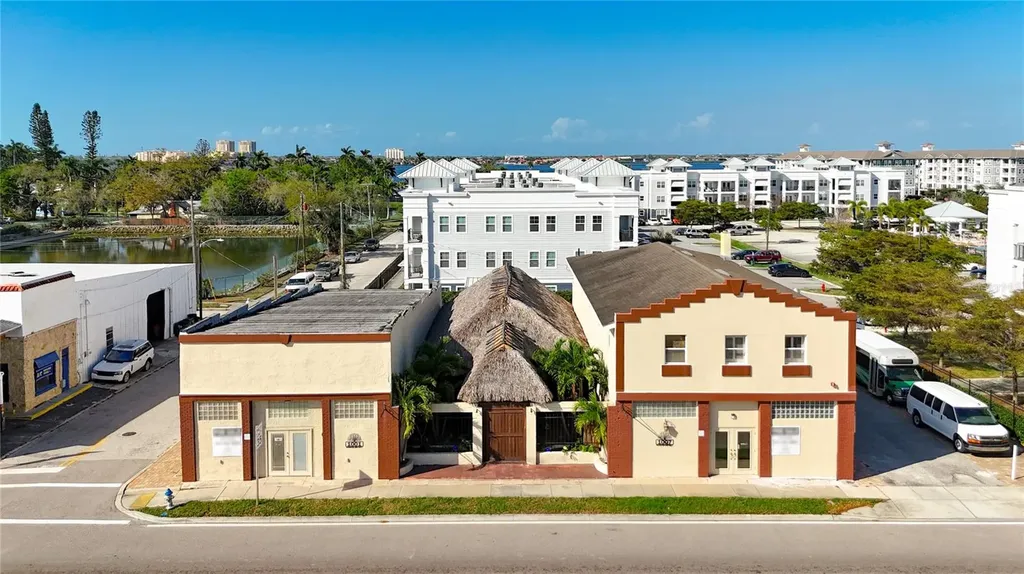 1001 & 1007 Manatee Avenue E Bradenton FL 34208