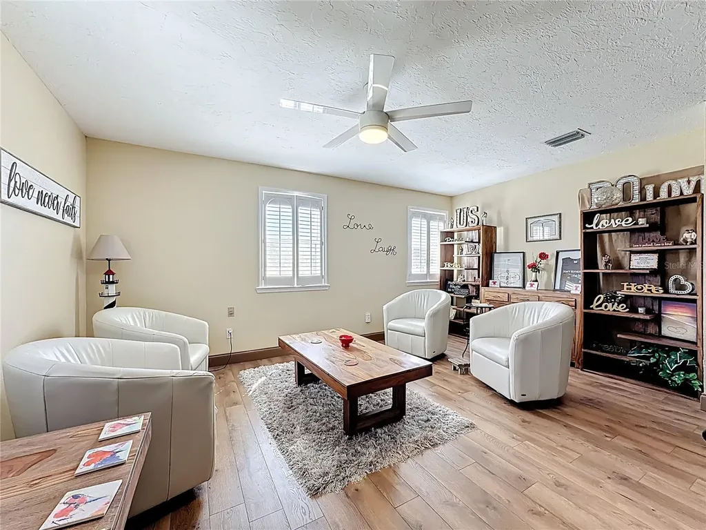 1001 & 1007 Manatee Avenue E Bradenton FL 34208