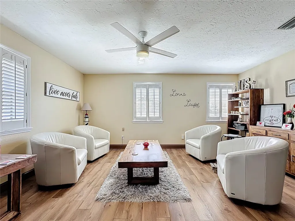 1001 & 1007 Manatee Avenue E Bradenton FL 34208