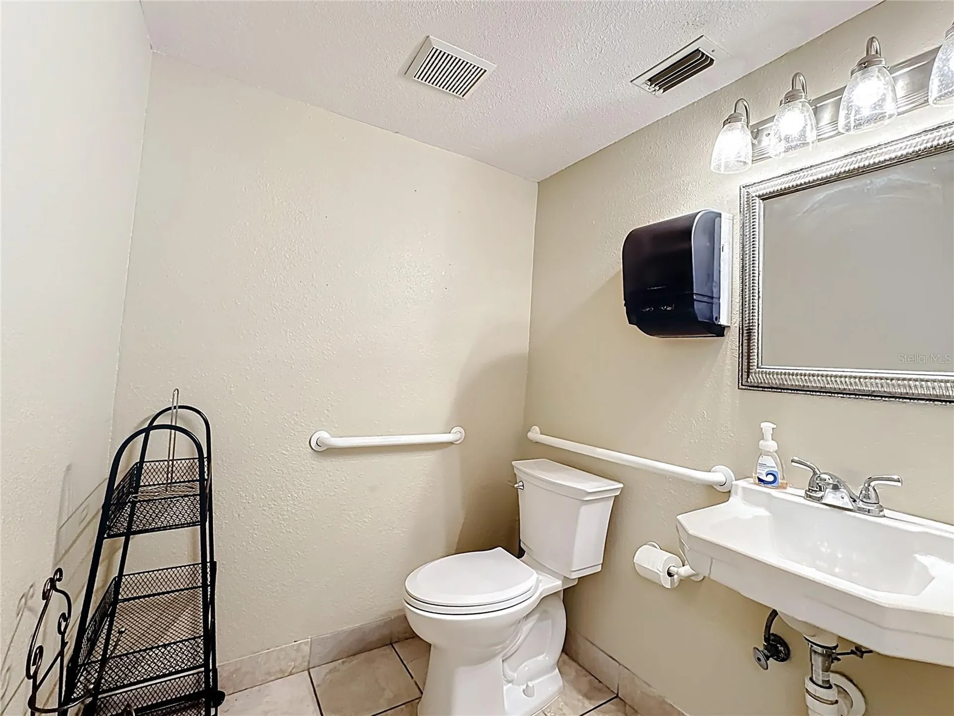 1001 & 1007 Manatee Avenue E Bradenton FL 34208