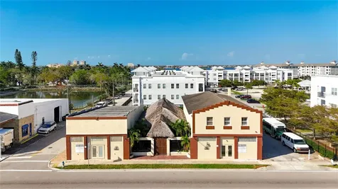 1001 & 1007 Manatee Avenue E Bradenton FL 34208