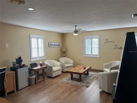 1001 & 1007 Manatee Avenue E Bradenton FL 34208