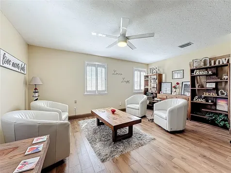 1001 & 1007 Manatee Avenue E Bradenton FL 34208