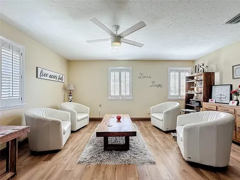 1001 & 1007 Manatee Avenue E Bradenton FL 34208