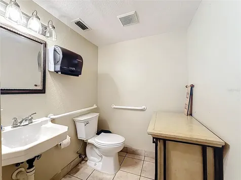 1001 & 1007 Manatee Avenue E Bradenton FL 34208