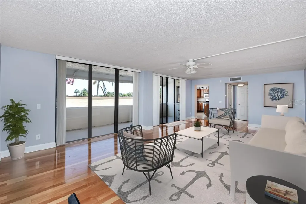736 Island Way Clearwater Beach FL 33767