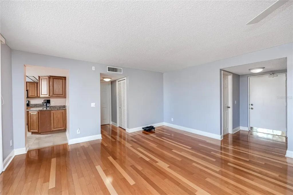 736 Island Way Clearwater Beach FL 33767