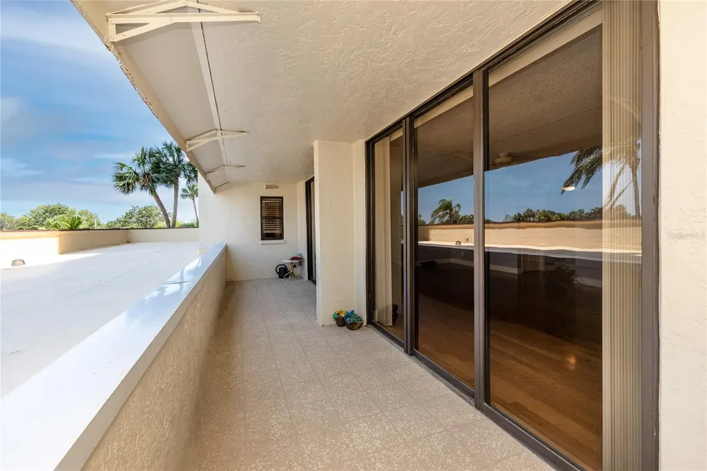 736 Island Way Clearwater Beach FL 33767