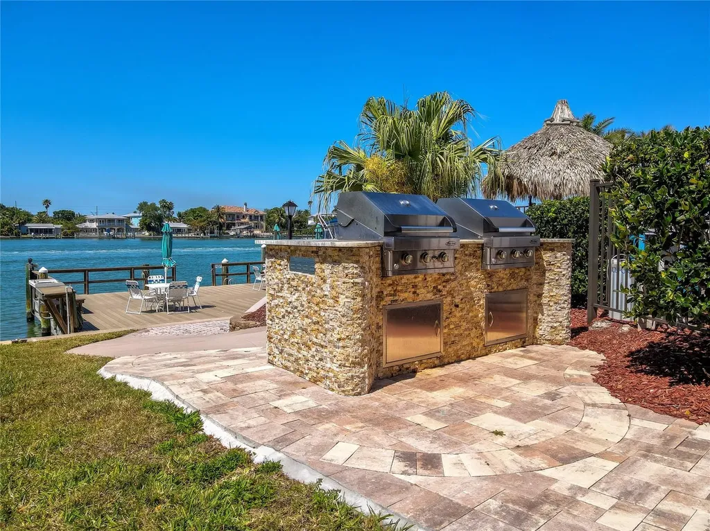 736 Island Way Clearwater Beach FL 33767