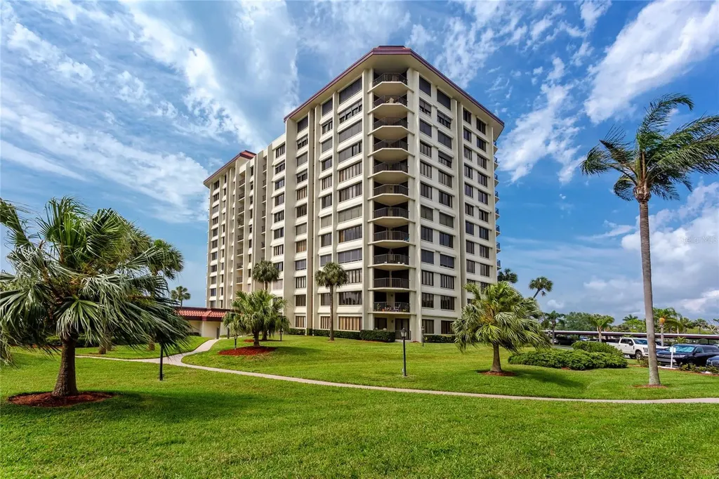 736 Island Way Clearwater Beach FL 33767