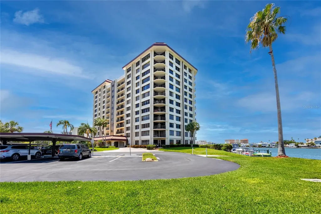 736 Island Way Clearwater Beach FL 33767