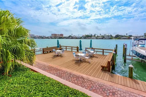 736 Island Way Clearwater Beach FL 33767
