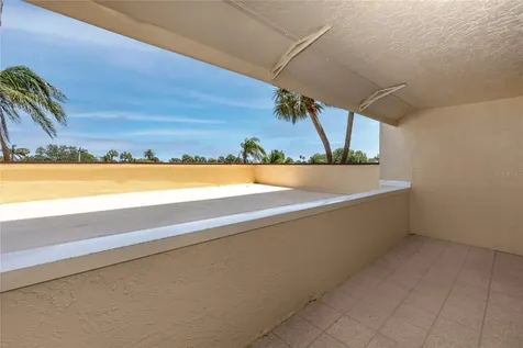 736 Island Way Clearwater Beach FL 33767