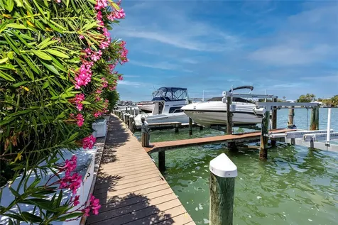 736 Island Way Clearwater Beach FL 33767