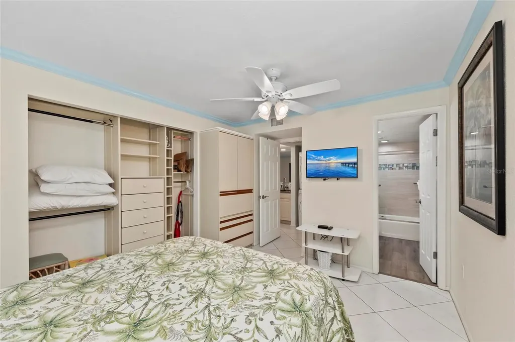 6342 Midnight Pass Road Sarasota FL 34242