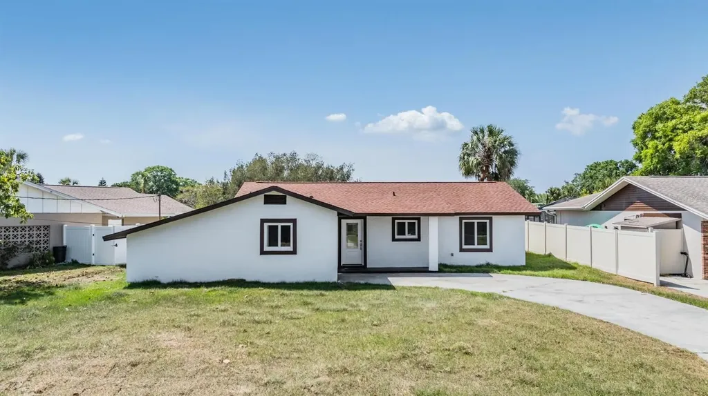 8705 Tahiti Lane Tampa FL 33615