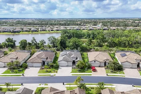 18045 Polo Trail Lakewood Ranch FL 34211